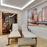 Apartmate- Heart Of Oldtown Apartment- Sauna & Security
