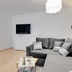 Apartmate- Heart Of Oldtown Apartment- Sauna & Security