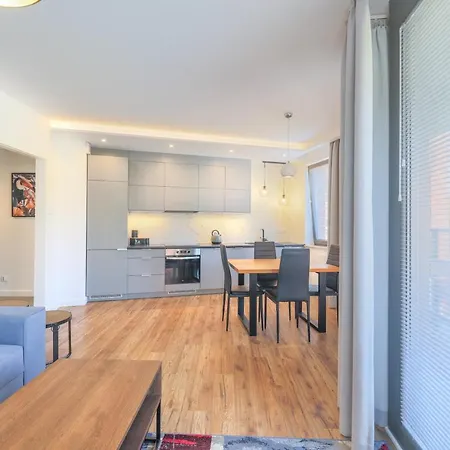 Apartment Apartmate- Heart Of Oldtown Apartment- Sauna & Security