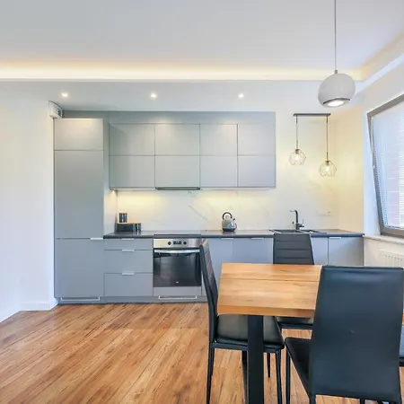 Apartment Apartmate- Heart Of Oldtown Apartment- Sauna & Security Gdansk