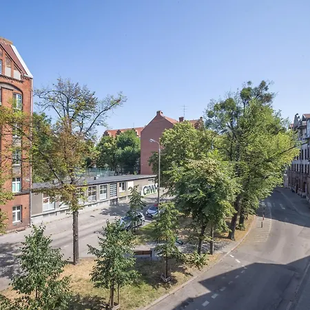 Apartmate- Heart Of Oldtown Apartment- Sauna & Security Apartment