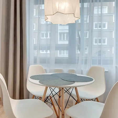 Apartmate- Heart Of Oldtown Apartment- Sauna & Security Apartment