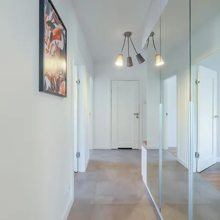 Apartmate- Heart Of Oldtown Apartment- Sauna & Security