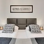 Apartmate- Heart Of Oldtown Apartment- Sauna & Security Apartment *