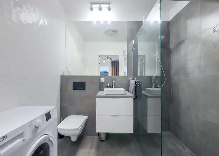 Apartmate- Heart Of Oldtown Apartment- Sauna & Security Apartment