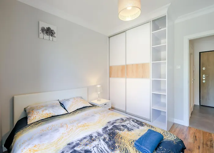 Apartmate- Heart Of Oldtown Apartment- Sauna & Security Apartment